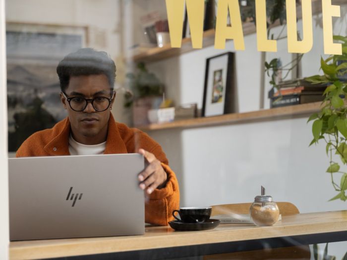 Ноутбук HP OmniBook 7 17-dc0003ua 17.3" FHD IPS Touch, Intel U5-226V, 16GB, F512GB, UMA, Win11, серебристый