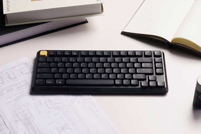Клавиатура механическая Keychron J1 82Key, K pro Banana, WL/BT/USB-A, QMK, Hot-swap, EN/UKR, RGB, черный