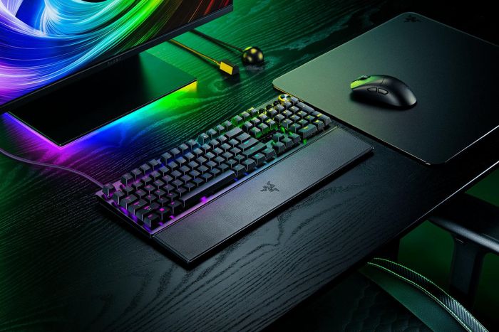 Клавіатура механічна Razer Huntsman V3 Pro 8KHz, 104key, Analog Optical Switch Gen-2, USB-A, EN, RGB, чорний