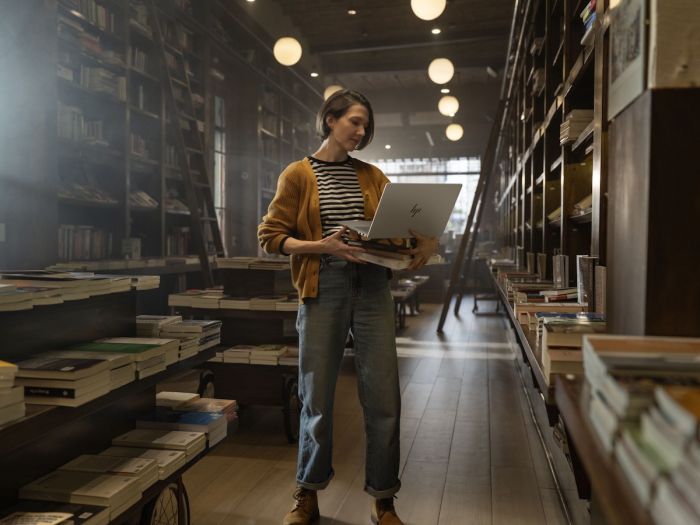 Ноутбук HP OmniBook 7 14-fs0001ua 14" WUXGA IPS AG, Intel 5-220H, 24GB, F1TB, UMA, Win11, сріблястий